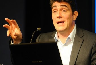 Iguacel: "Reconozco que es dif�cil llegar a fin de mes y pagar las tarifas"