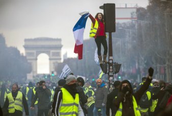 Francia: los "chalecos amarillos" no participarn del dilogo con el Gobierno