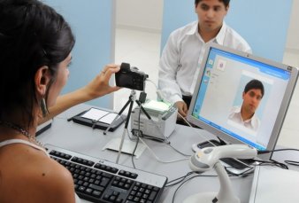 Para renovar el DNI, el pasaporte o el registro de conducir habr� que presentar el certificado de vacunaci�n al d�a