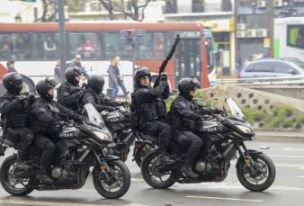 Reglamentaron el uso de las armas de fuego en manos de efectivos de seguridad