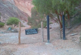 El Cerro de los Siete Colores, cercado