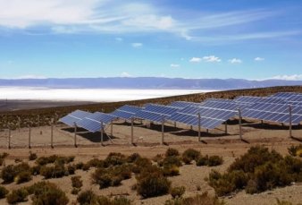 Jujuy ilumin el primer pueblo solar del pas con almacenamiento en bateras de litio