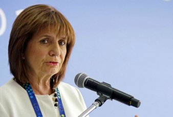 Patricia Bullrich: 'El que discute la pistola Taser, es una discusi�n poco profunda. La Taser es menos que un arma"