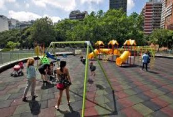 Los vecinos decidirn si se prohbe fumar en las reas de juegos infantiles en plazas