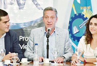 Chubut: el Gobernador firm un decreto para expulsar a extranjeros que delincan
