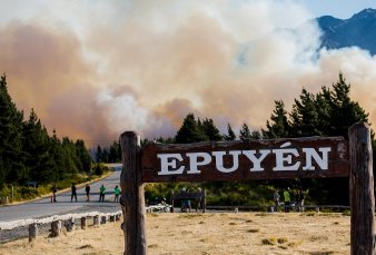 Continan activos los incendios en Epuyn y Lago Puelo