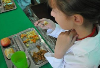 Desde la escuela, buscan prevenir la obesidad