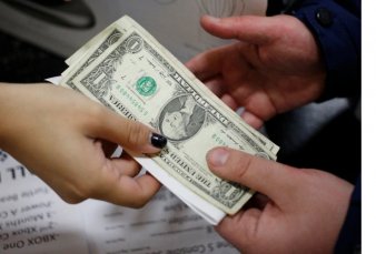 El d�lar repunt� 20 centavos sobre el cierre, despu�s de tres ca�das seguidas