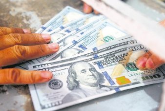 Suben el d�lar y el riesgo pa�s