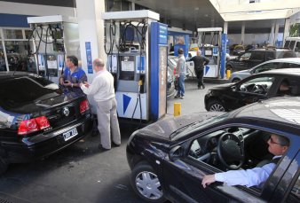 Pese a la baja de ventas, se suman marcas en estaciones de servicio