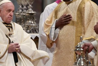 Semana Santa: el Papa exhort� a los curas a "ensuciarse" tocando los pecados de la gente