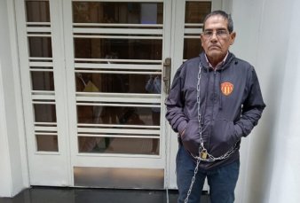 Federal A: el vicepresidente de Sarmiento de Chaco se encaden en la puerta de la AFA