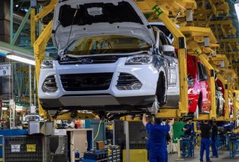 La industria cay� 13,4% y la construcci�n otro 12,3% en marzo, inform� el Indec