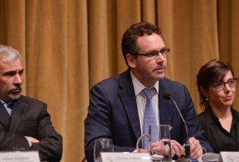 Alivio en el mercado: el d�lar baj� a $45,55 y las acciones rebotaron hasta un 10%