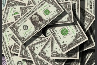 El d�lar cae hasta 40 centavos y la tasa vuelve a mostrar una nueva baja