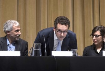 Con pocas operaciones por el feriado en EEUU, el d�lar cotiza estable a $46,10