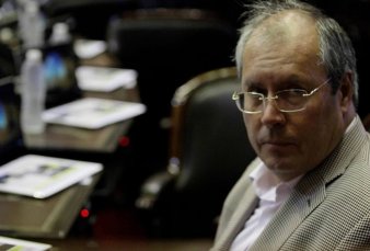 Desde el mediod�a velan los restos del diputado H�ctor Olivares en el Congreso