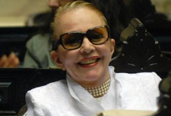 Internaron a Pinky por una neumon�a