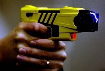 El Gobierno oficializ el uso de pistolas Taser para las fuerzas de seguridad: en qu casos las podrn utilizar