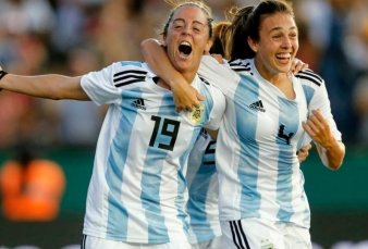 Argentina se prueba con Uruguay antes del Mundial de Francia