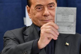 Como el Ave Fnix: Silvio Berlusconi fue elegido al parlamento europeo