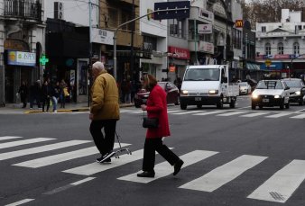 Con asfalto por adoquines, lograron bajar el ruido en la avenida Triunvirato