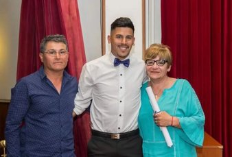 Viral: se recibi� de licenciado en Qu�mica y dedic� una conmovedora carta a sus padres - "Soy el hambre que pasaron muchas veces los dos"