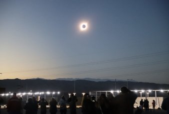 Eclipse de Sol: miles de turistas se conmovieron en San Juan con los "dos atardeceres"