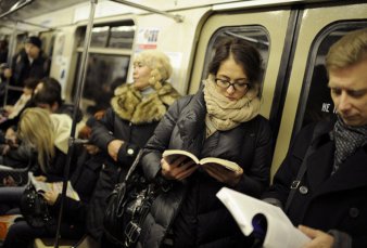 Regalarn libros en el subte porteo por el Da del Lector