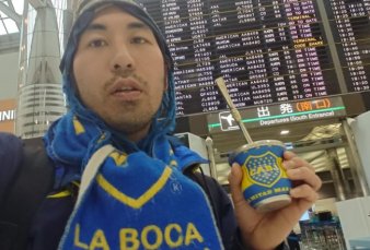 Isamu Kato, el hincha japons de Boca Juniors: "Es una pena, a veces se gana, a veces se pierde"