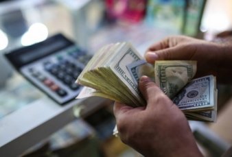 El Banco Central baj� a US$ 200 el l�mite mensual para comprar d�lares