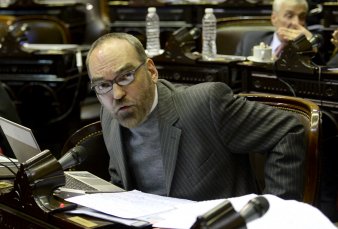 Fernando Iglesias: "Que me explique Alberto Fern�ndez c�mo le van a poner plata a la gente si las empresas valen la mitad"