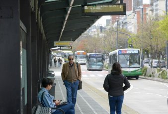 Ya funcionan 395 carteles que anuncian cundo llega el prximo colectivo
