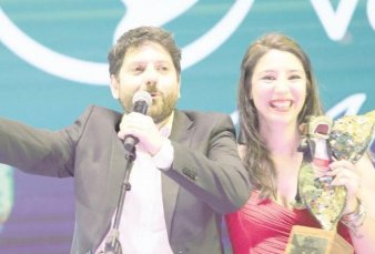 Premian un proyecto que llevan luz solar a comunidades vulnerables