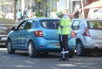 Ordenan que agentes de trnsito monotributistas no hagan multas