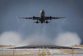 Argentina y Brasil buscan despolitizar el vuelo a Malvinas que inicia ma�ana