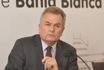 Baha Blanca: el intendente gana medio milln y dice que no se lo puede bajar