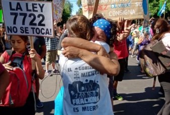Marcha en Mendoza contra la ley que permite el uso de cianuro en la minera