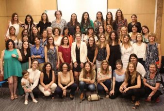 Mujeres gobernando, el grupo de WhatsApp de las funcionarias del gobierno