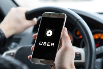 Los viajes con Uber otra vez se pueden pagar con tarjeta de crdito y hay polmica