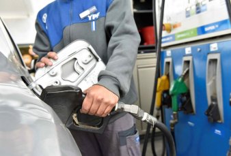 Analizan postergar un aumento de 6% en la nafta por un ajuste de impuestos