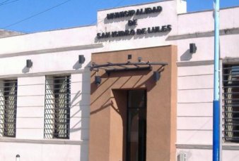 Dos funcionarios municipales violaron la cuarentena para jugar al padel y los desplazaron