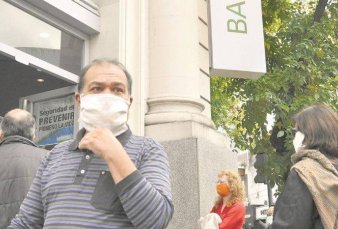 Bancos ya dejan depositar y extraer por caja desde $ 50.000