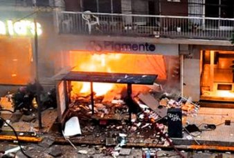 Dos jefes de bomberos murieron al explotar un comercio en Villa Crespo