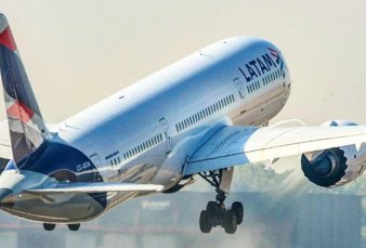 Por la crisis, Latam se va del pa�s y deja los vuelos de cabotaje