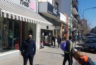 La pandemia arras con 1.800 locales de ropa de la avenida Avellaneda