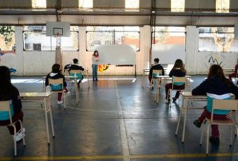 Ciudad propuso clases en patios de las escuelas desde el 5 de octubre