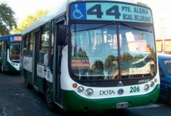 Por pelea gremial, paran 80 lneas de colectivos