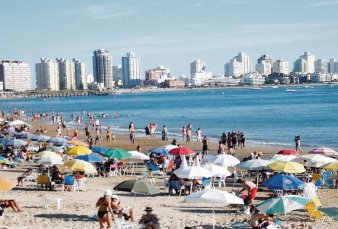Verano en Uruguay: analizan permitir ingreso de argentinos con casa propia o alquilada