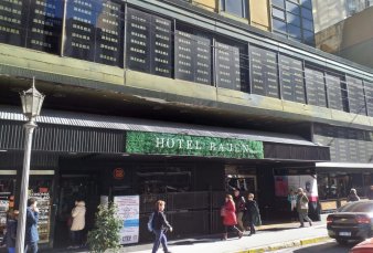 Cierra el hotel Bauen, tras dos d�cadas de conflicto y el golpe final del Covid